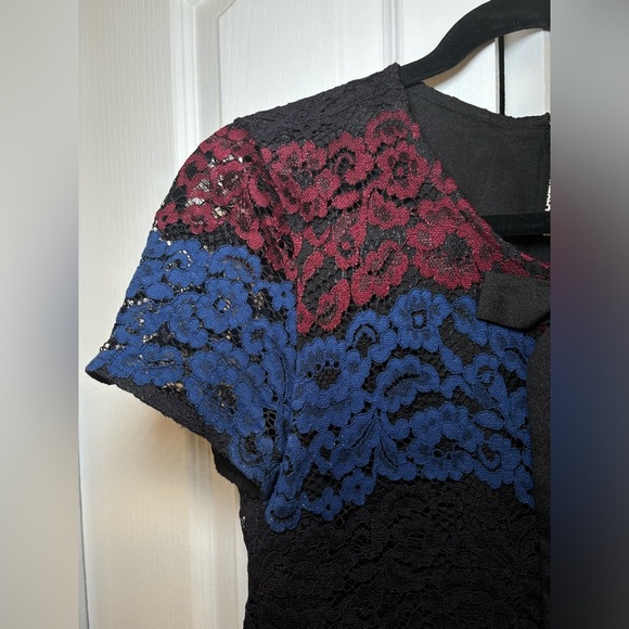 Karl Lagerfeld - Short Sleeve Business Casual Burgundy and Navy Lace Blouse - Picture 8 of 9